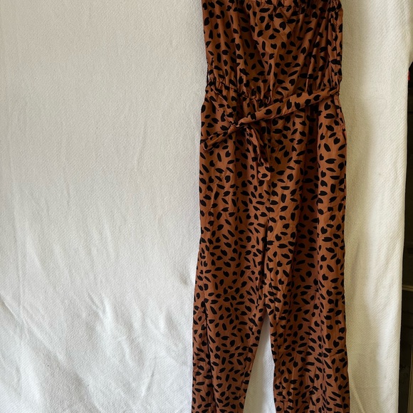 Never worn Belted wide leg jumpsuit size L - Picture 5 of 6